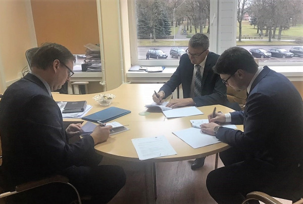 Pasirašyta pirmoji gatvių apšvietimo modernizavimo garantijos sutartis