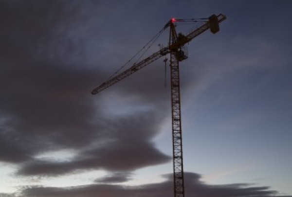 canva-tower-crane-at-nighttime.jpg