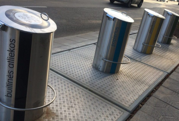 202004-21-mieste-atsiras-dar-15-pozeminiu-konteineriu-aiksteliu-e1587449983394 (1).jpg