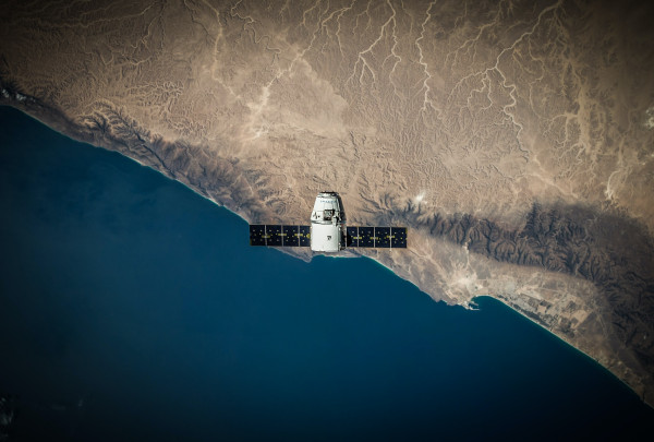 spacex-VBNb52J8Trk-unsplash.jpg