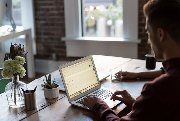 working-typing-macbook-laptop-computer-technology (2).jpg