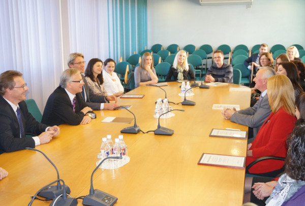  Finansų ministras apdovanojo studentus – vertingiausių mokslo darbų autorius