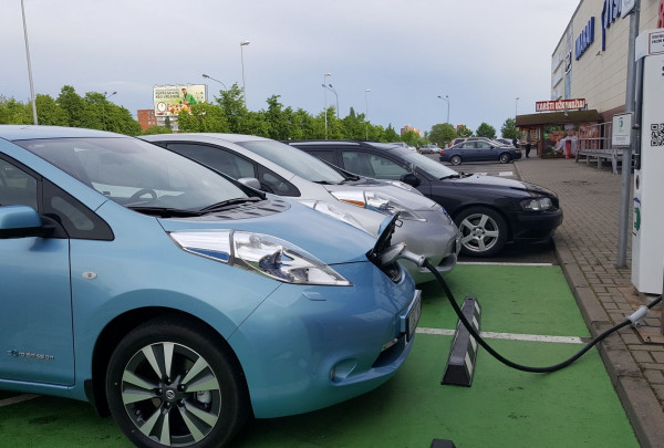 Lietuvos savivaldybėms – ES investicijos elektromobilių įkrovimo prieigoms įrengti