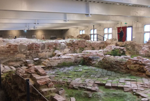 Asvejos pakrantės paslaptys